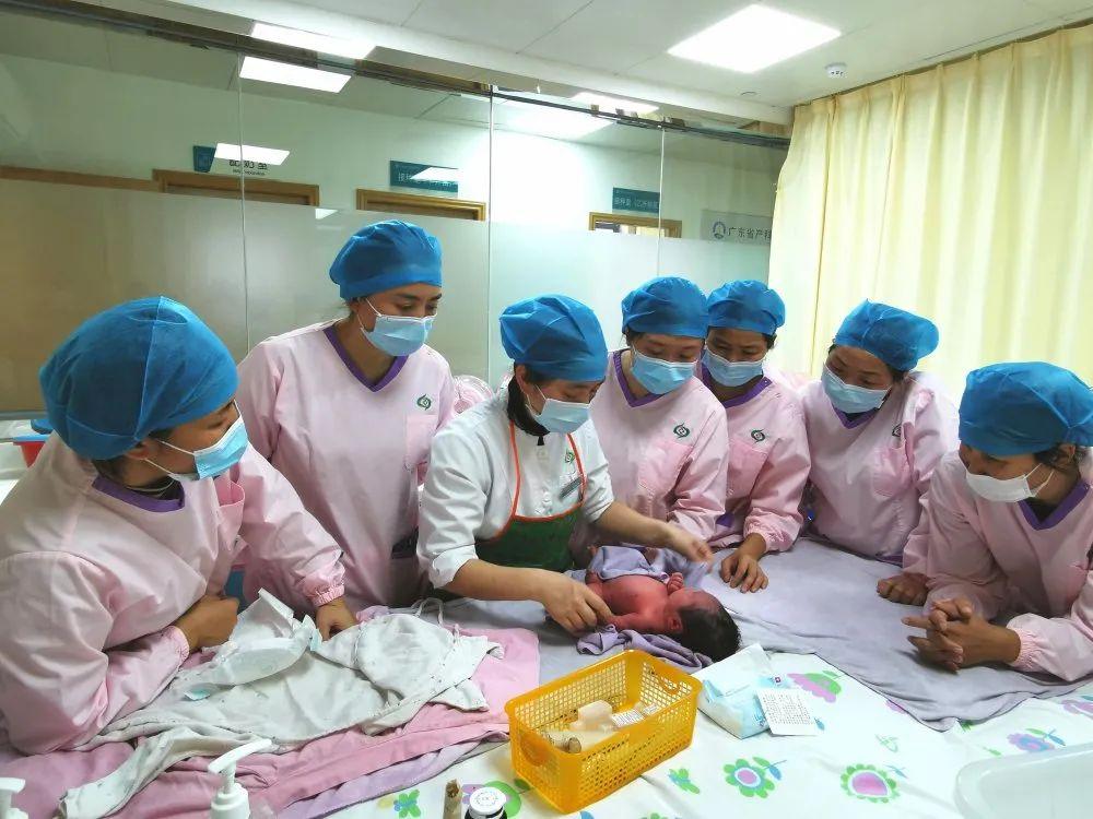 尖扎县妇婴监护型护送